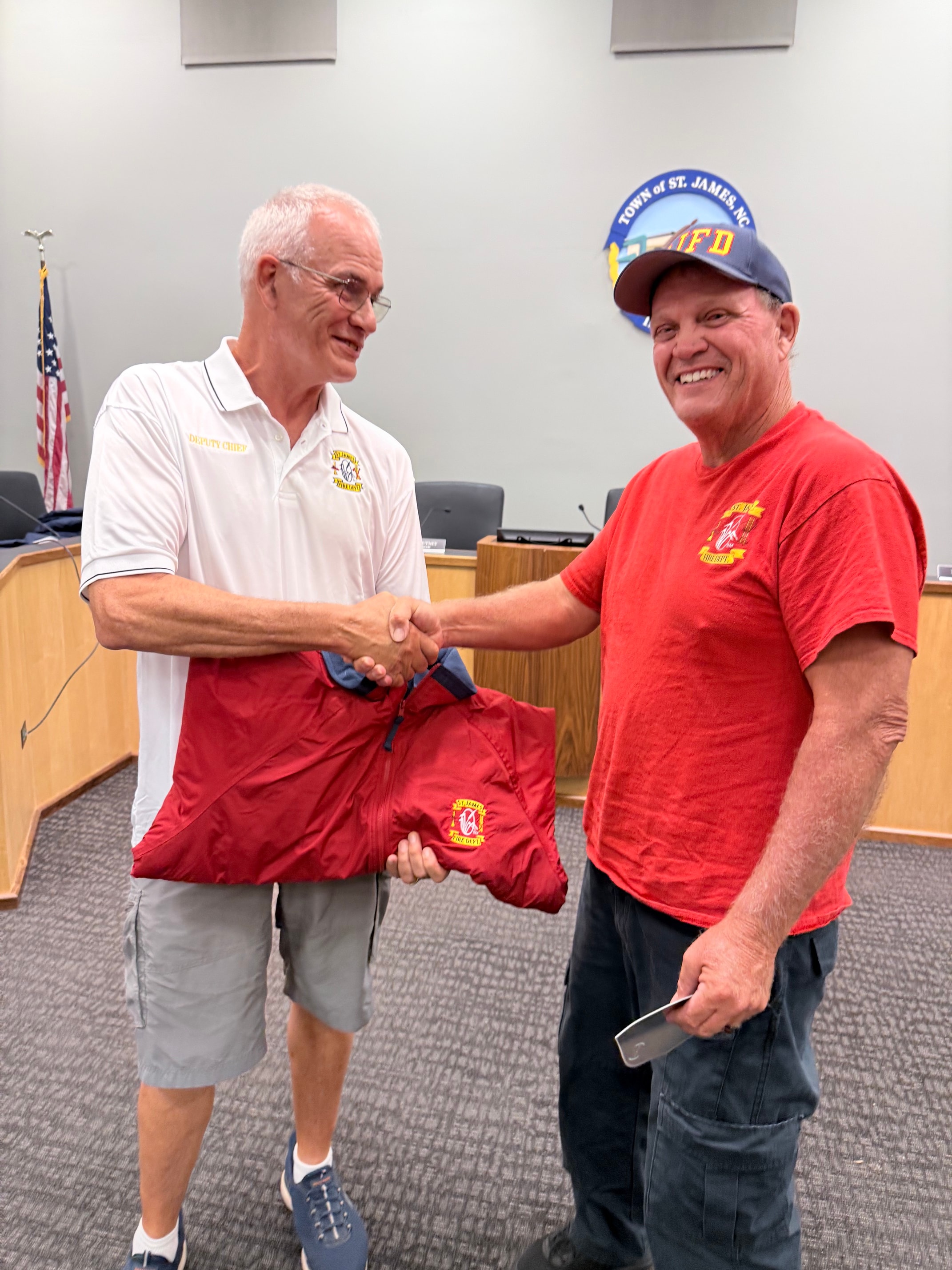 Mike Dahle receiving his 5-year service award